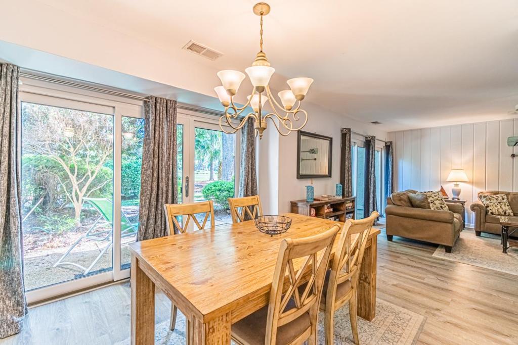 Pet Friendly! 503 Plantation Club Walk To Pool Sleeps 6 Sea Pines Villa Хилтън Хед Айлънд Екстериор снимка